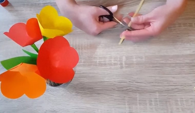幼儿手工纸花的做法（简单步骤怎么做漂亮）
