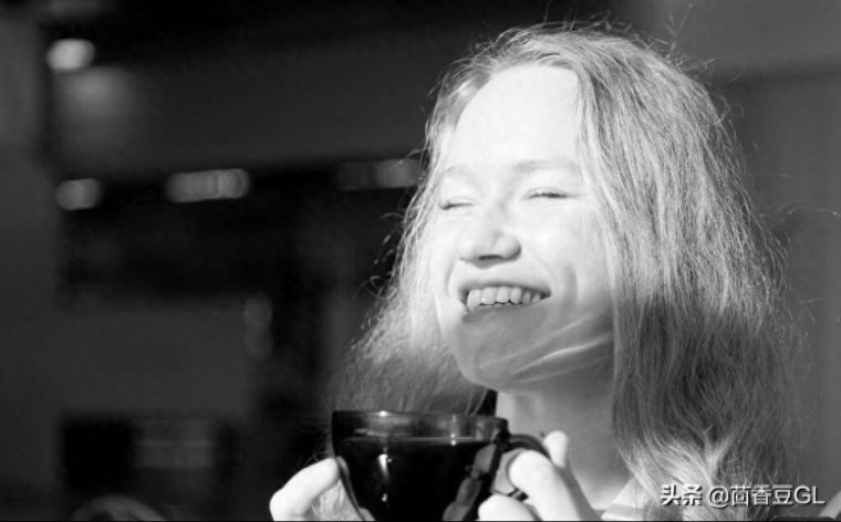 笑容在阳光里什么意思（唯美句子）