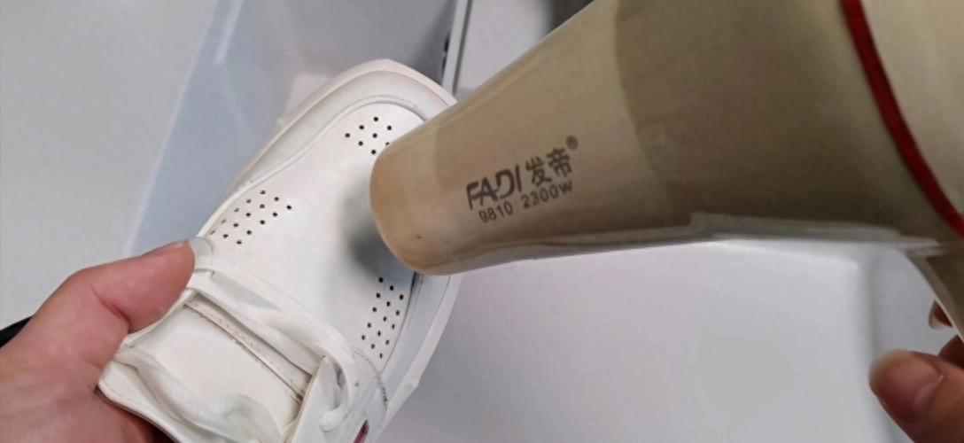 新鞋夹脚怎么办小窍门(撑大变宽的处理办法) 新鞋夹脚怎么办小窍门(撑大变宽的处理办法)