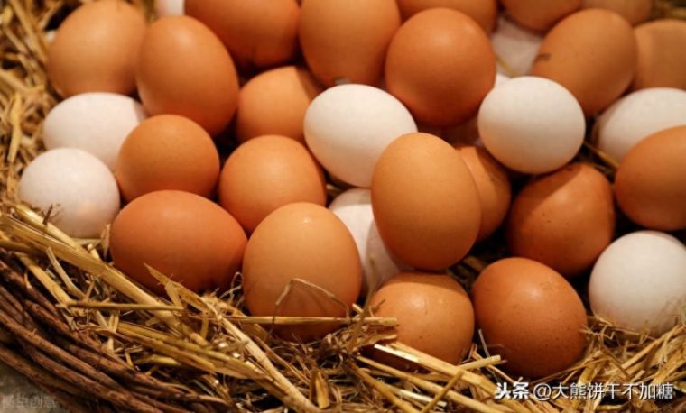 怎样识别土鸡蛋和饲料蛋区别（如何分辨营养一样吗）