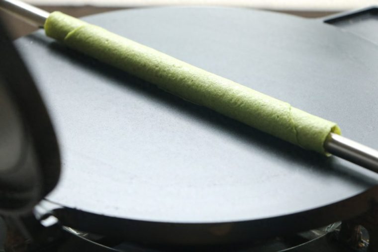 蛋卷的家庭做法（自制好吃蛋卷简单方法和过程）