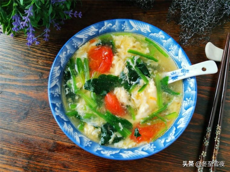 家常菠菜鸡蛋汤的做法步骤（用料及烹饪技巧）
