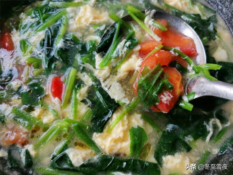 家常菠菜鸡蛋汤的做法步骤（用料及烹饪技巧）