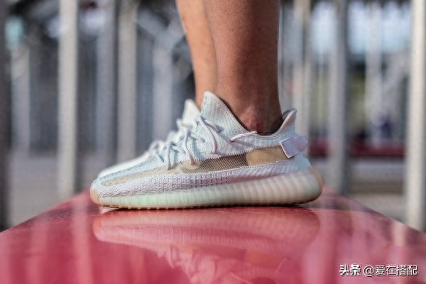 椰子鞋带的系法图解（yeezy懒人鞋鞋带怎么穿教程）