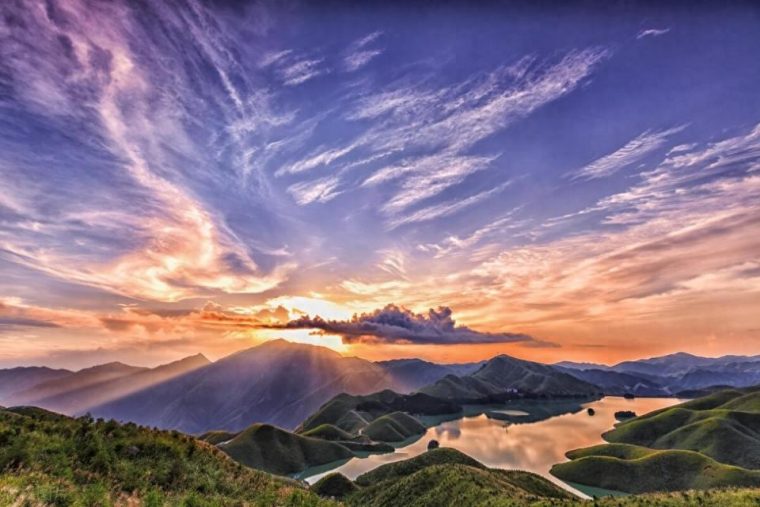 朝霞不出门晚霞不出门什么意思（科学依据及寓意）