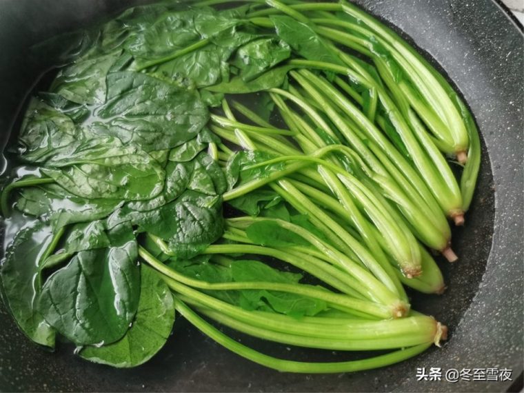 家常菠菜鸡蛋汤的做法步骤（用料及烹饪技巧）