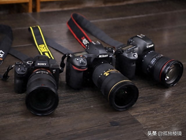 相机ccd和cmos的区别哪个成像好（什么样的相机叫ccd）