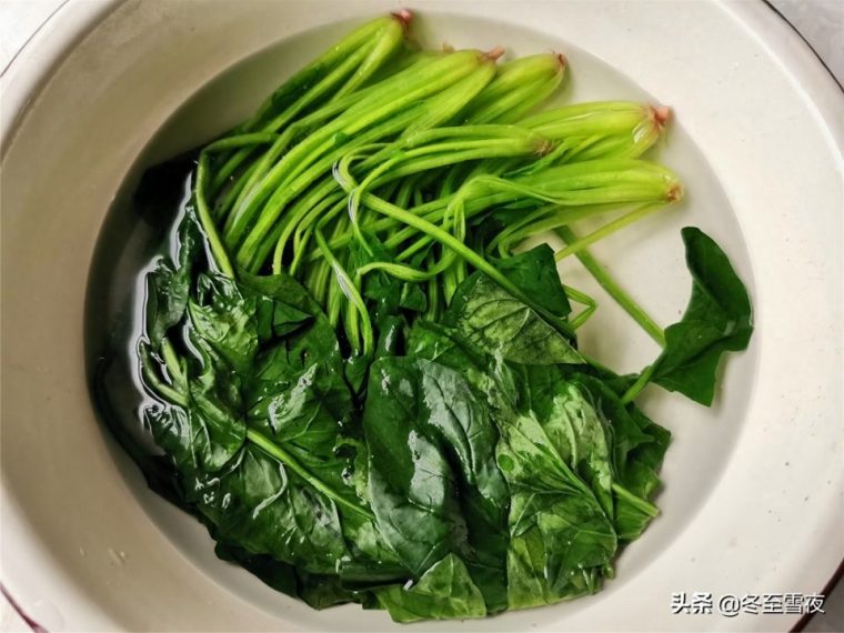 家常菠菜鸡蛋汤的做法步骤（用料及烹饪技巧）