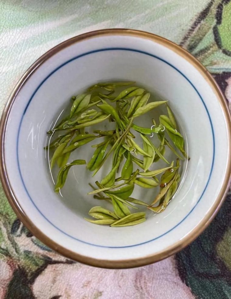 开茶叶店利润如何计算（茶叶店是怎么盈利的）