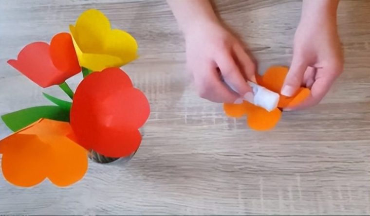 幼儿手工纸花的做法（简单步骤怎么做漂亮）
