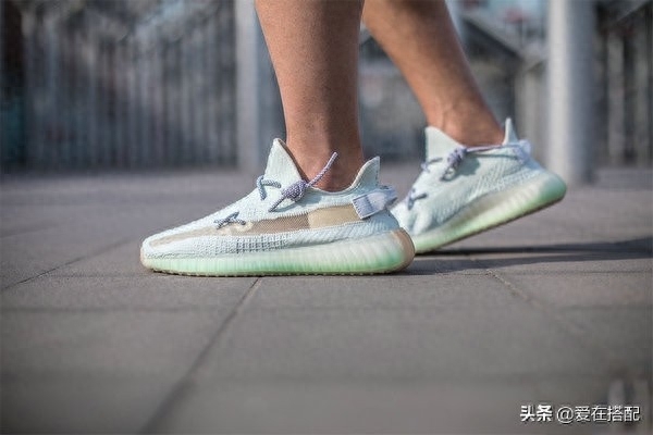 椰子鞋带的系法图解（yeezy懒人鞋鞋带怎么穿教程）
