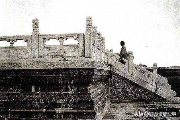 1公顷等于多少亩或多少平方（一亩三分地指什么？）