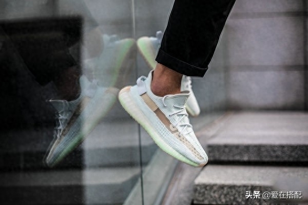椰子鞋带的系法图解（yeezy懒人鞋鞋带怎么穿教程）