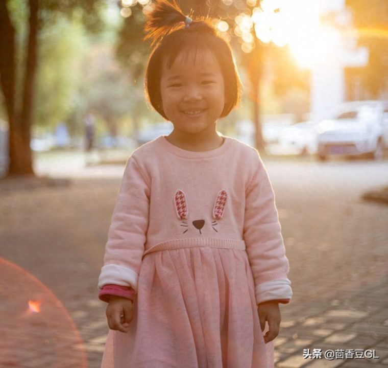 笑容在阳光里什么意思（唯美句子）
